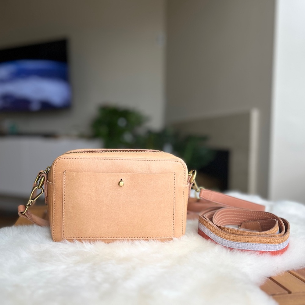MADEWELL THE TRANSPORT CAMERA BAG: WAVE STRAP EDITION